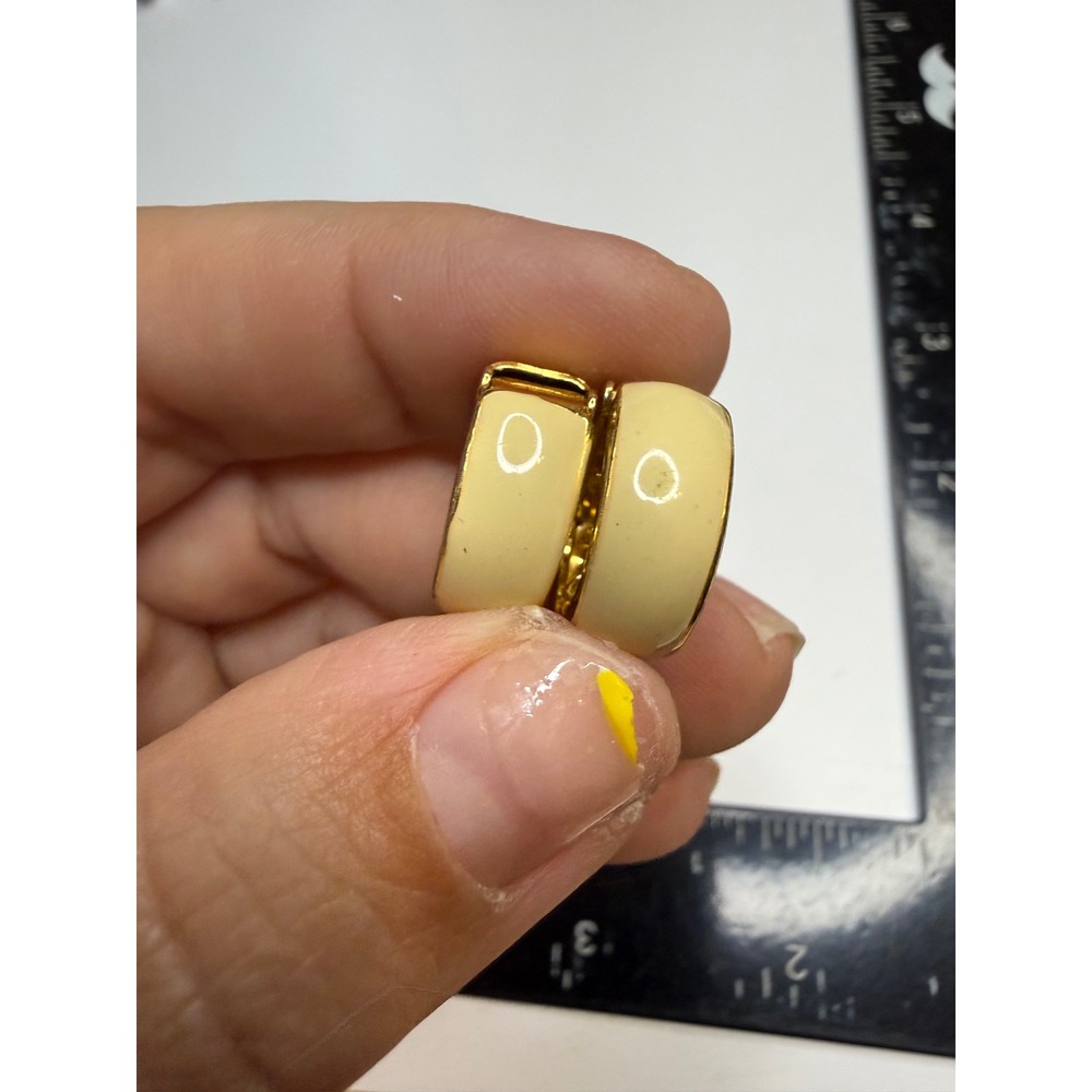 Vintage Cream Enamel Gold Tone Clip On Hoop Earrings Chunky Huggie 80s Retro